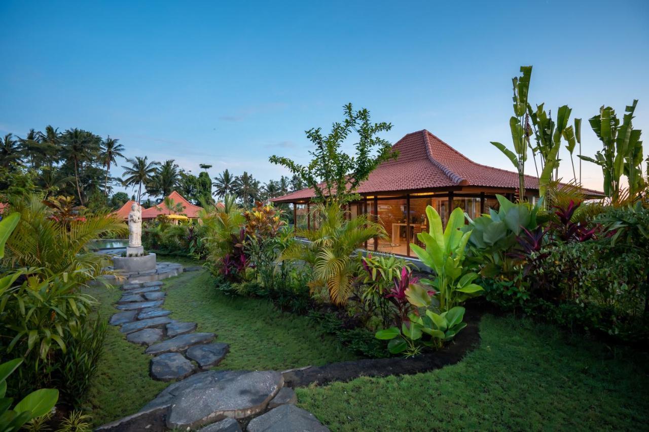 Kampung Uma Dawa Villas And Spa ウブド エクステリア 写真